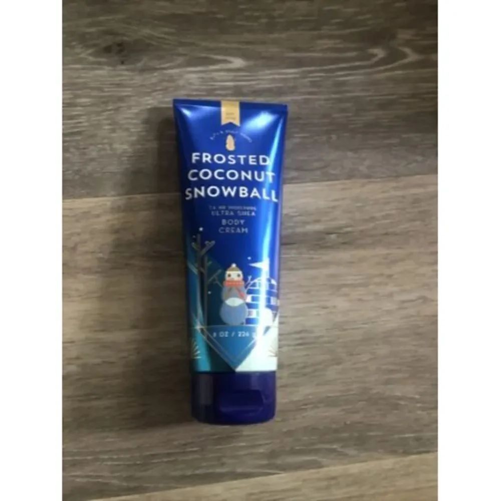 FROSTED COCONUT SNOWBALL BODY CREAM Bath Body Works 8oz . Used, 10% Missing